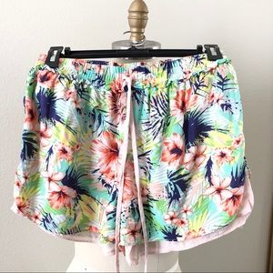 Elodie Floral Tropical Palm Hibiscus Shorts, Medium